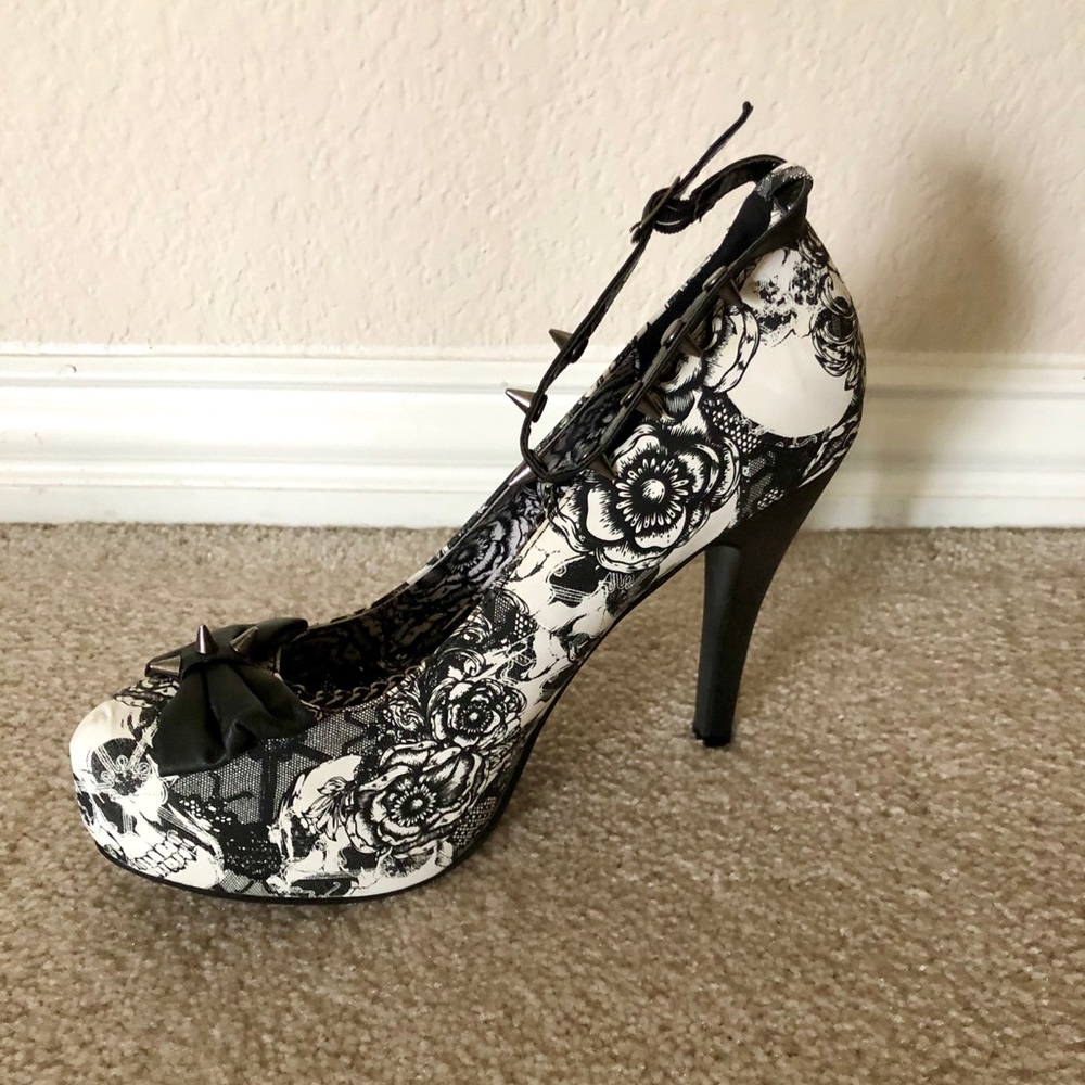 NIB Iron Fist Heels, skull bow
